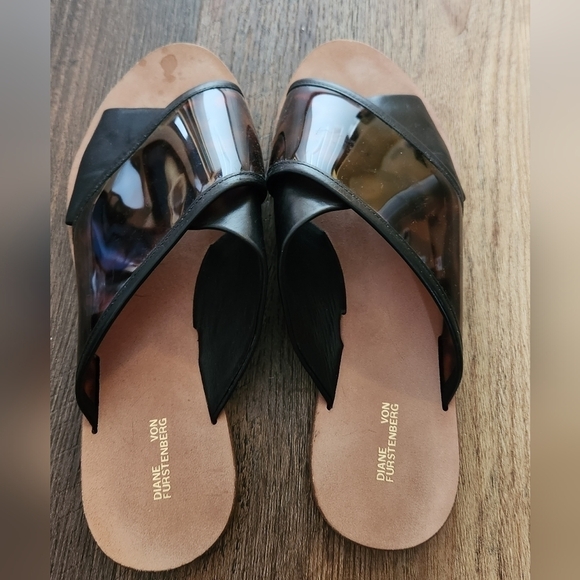 DVF Sandals - Picture 4 of 11
